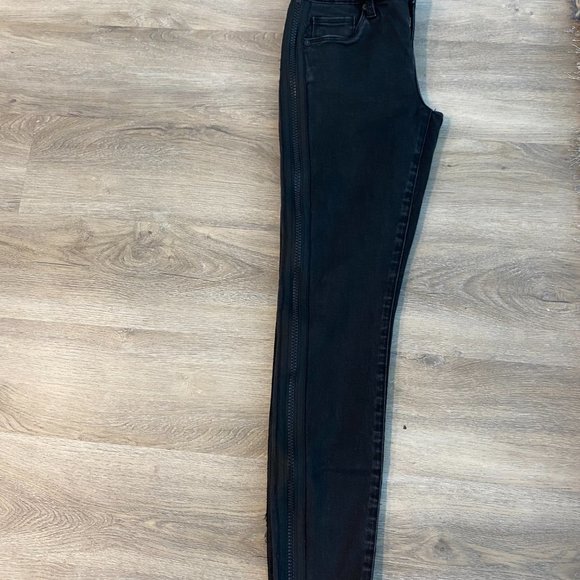 Blank NYC The Reade Skinny Jeans in Size 26 - Picture 3 of 4